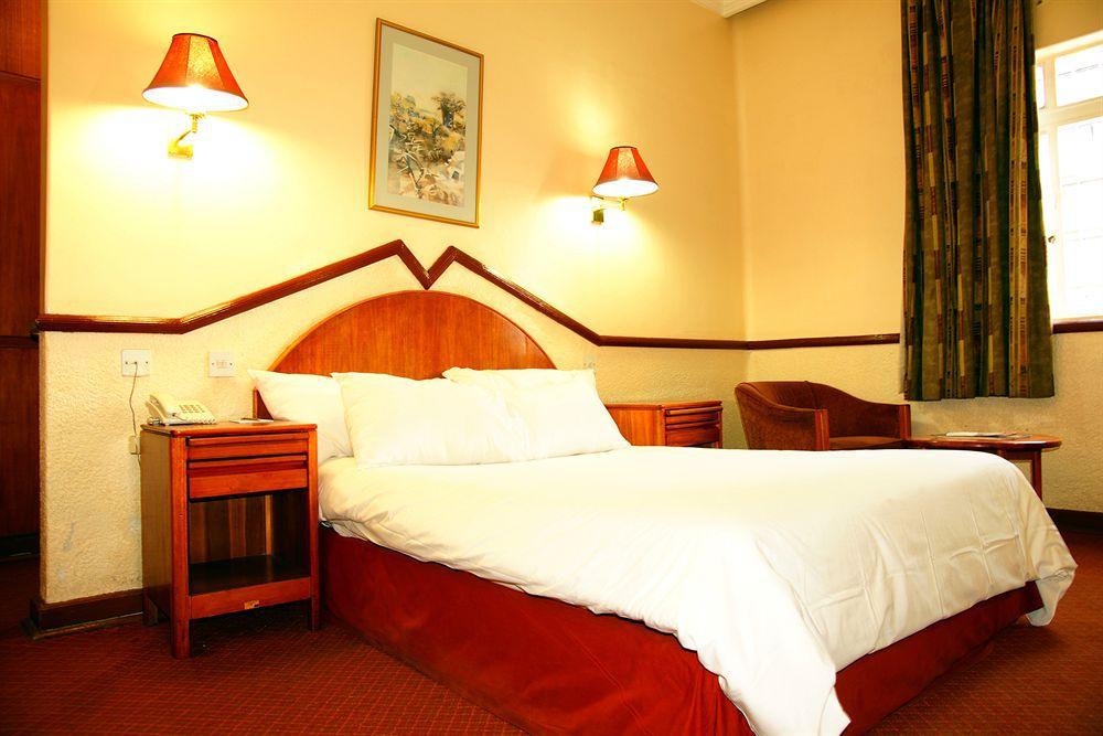 New Ambassador Hotel Harare Exterior foto