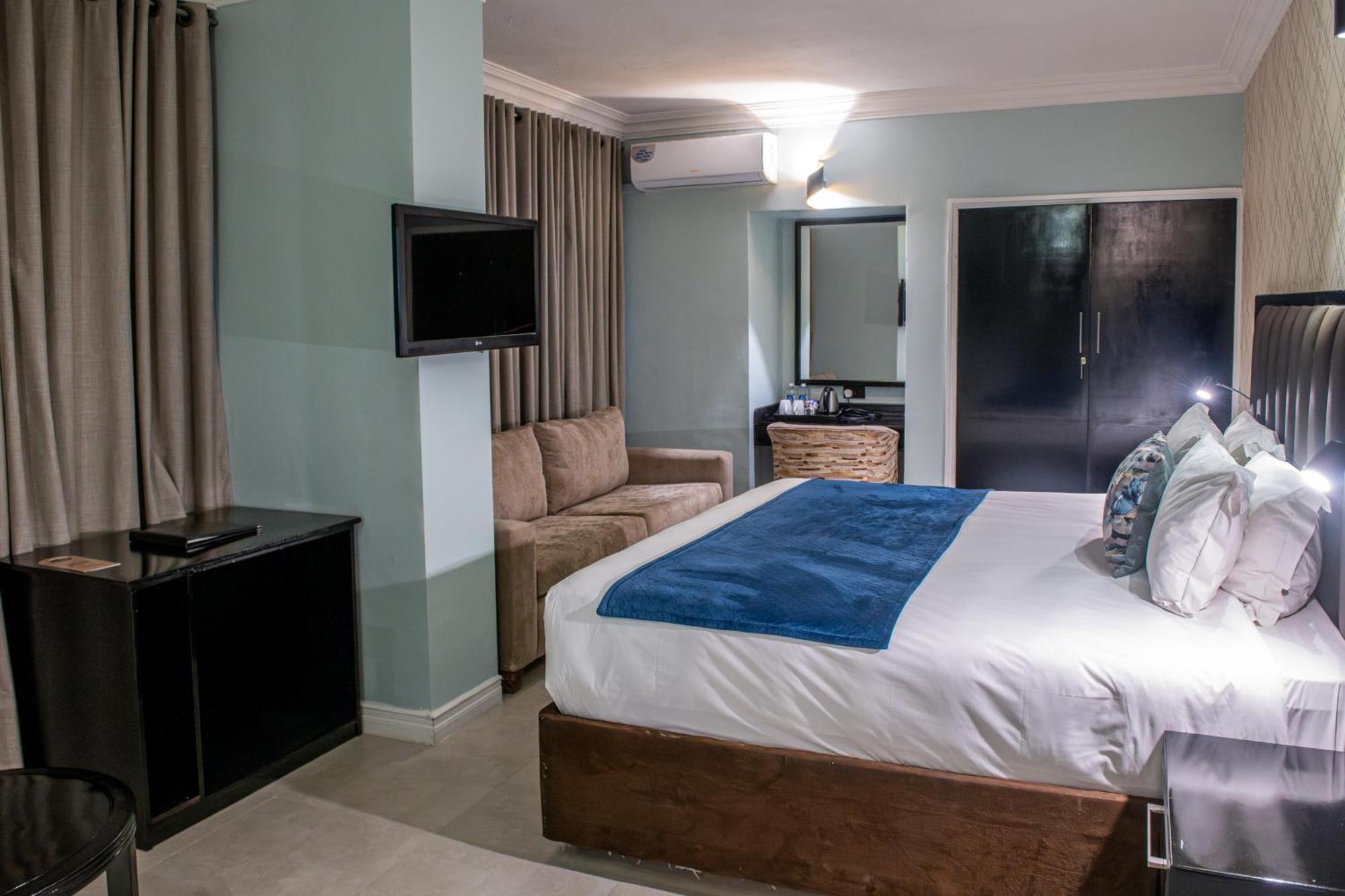 New Ambassador Hotel Harare Exterior foto